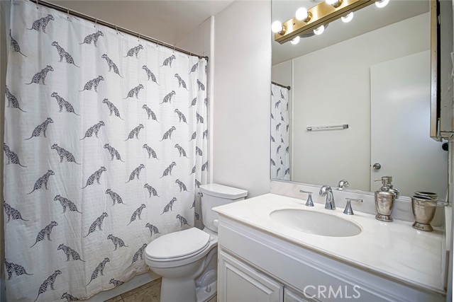 Detail Gallery Image 29 of 59 For 4950 Louise Ave #105,  Encino,  CA 91316 - 2 Beds | 2 Baths