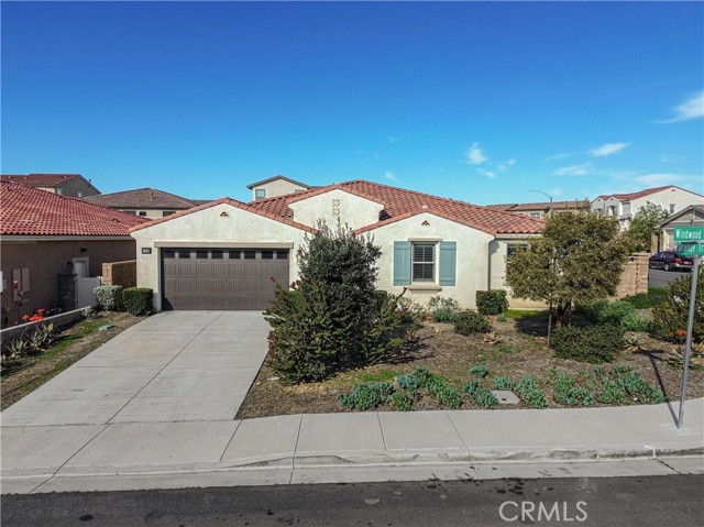 Detail Gallery Image 4 of 56 For 34899 Windwood Glen Ln, Murrieta,  CA 92563 - 4 Beds | 2/1 Baths