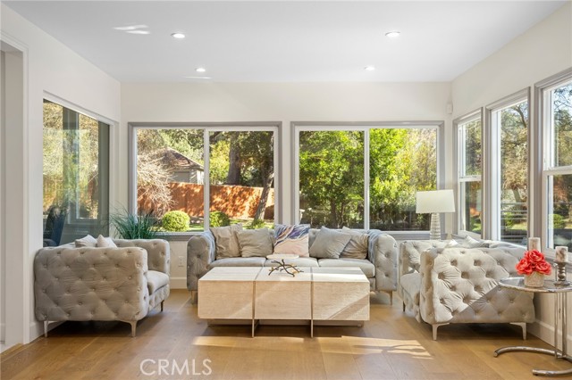 Detail Gallery Image 10 of 70 For 2065 E Altadena, Altadena,  CA 91001 - 7 Beds | 9 Baths