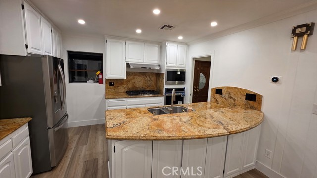 Detail Gallery Image 17 of 58 For 18224 Chatsworth, Porter Ranch,  CA 91326 - 5 Beds | 3 Baths