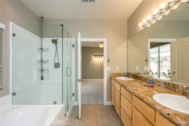 2354 Versailles Street, San Jacinto CA: https://media.crmls.org/medias/8d70d95e-87f4-4651-8426-67f7b2407a3e.jpg