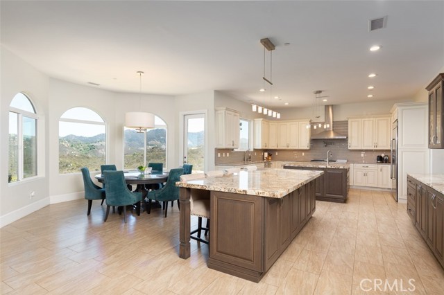 Detail Gallery Image 12 of 55 For 2260 Panoramic, Vista,  CA 92084 - 3 Beds | 5/1 Baths