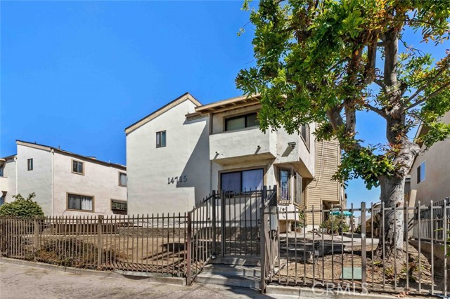 14715 Saticoy Street, Van Nuys CA: https://media.crmls.org/medias/8d7298b0-479f-4497-81a7-7c53ef4c2511.jpg