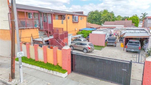 Detail Gallery Image 1 of 14 For 923 W Rosecrans Ave, Compton,  CA 90222 - 4 Beds | 2 Baths