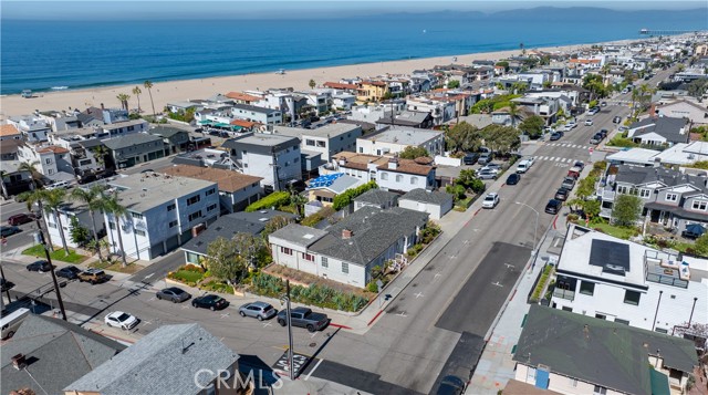 Detail Gallery Image 45 of 46 For 2125 Manhattan, Hermosa Beach,  CA 90254 - 4 Beds | 3 Baths