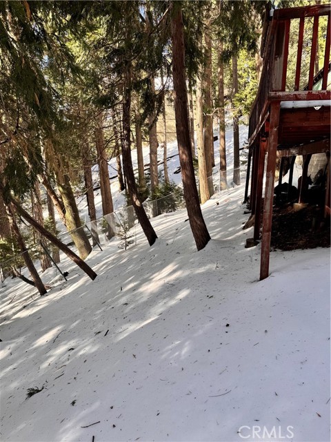 Detail Gallery Image 8 of 39 For 25286 North, Twin Peaks,  CA 92391 - 4 Beds | 3 Baths