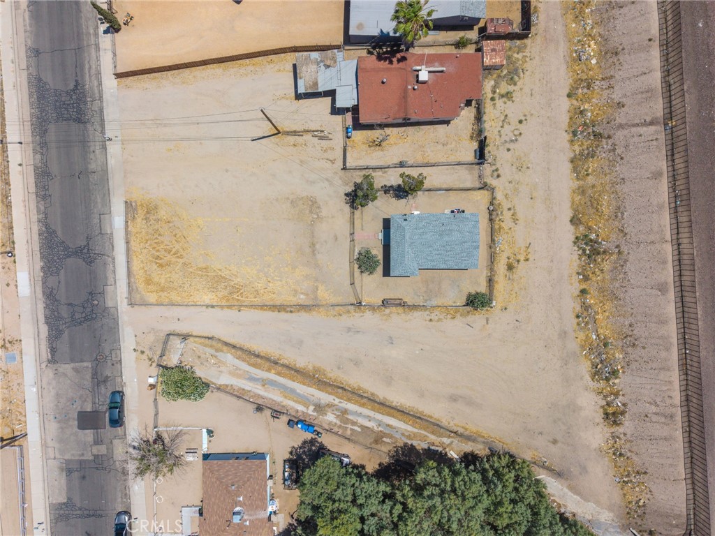 https://media.crmls.org/medias/8d73b87b-53c3-4087-9b0b-0903d54c57c9.jpg?preset=X-Large