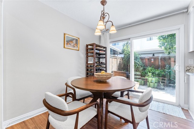 Detail Gallery Image 8 of 29 For 1121 E 1st St, Tustin,  CA 92780 - 2 Beds | 1/1 Baths