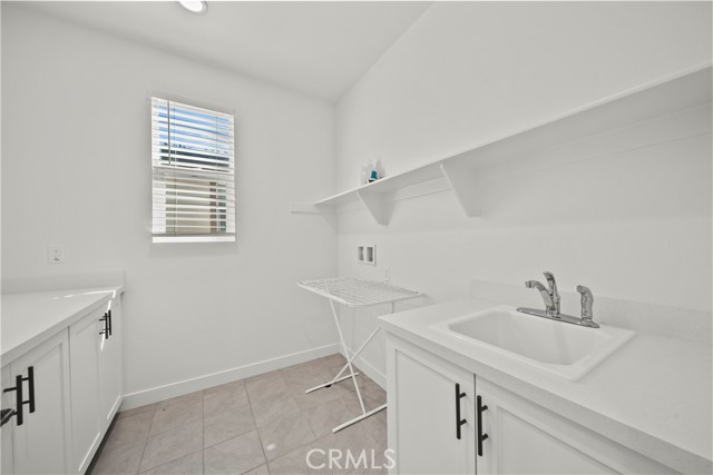 Detail Gallery Image 45 of 56 For 17715 Hillside, Canyon Country,  CA 91350 - 4 Beds | 4 Baths