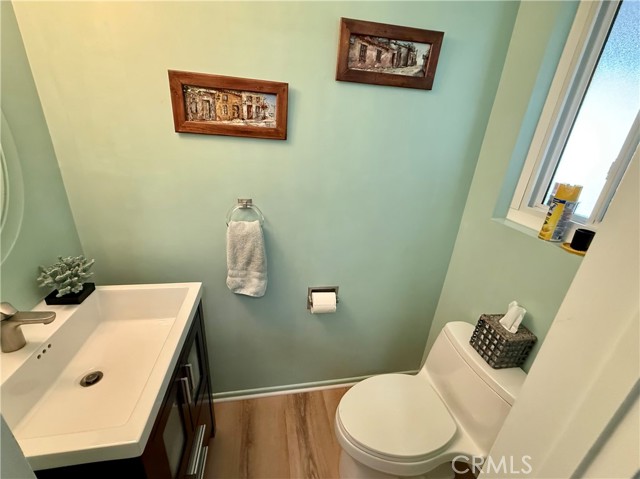 Detail Gallery Image 11 of 24 For 22216 Del Valle St, Woodland Hills,  CA 91364 - 3 Beds | 2/1 Baths