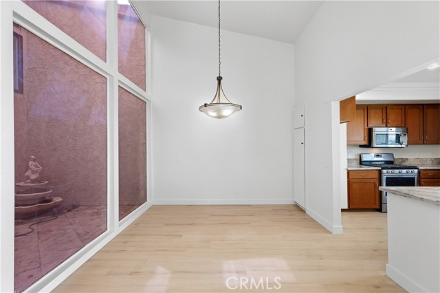 182 E Paseo Florido, Palm Springs, CA 92262