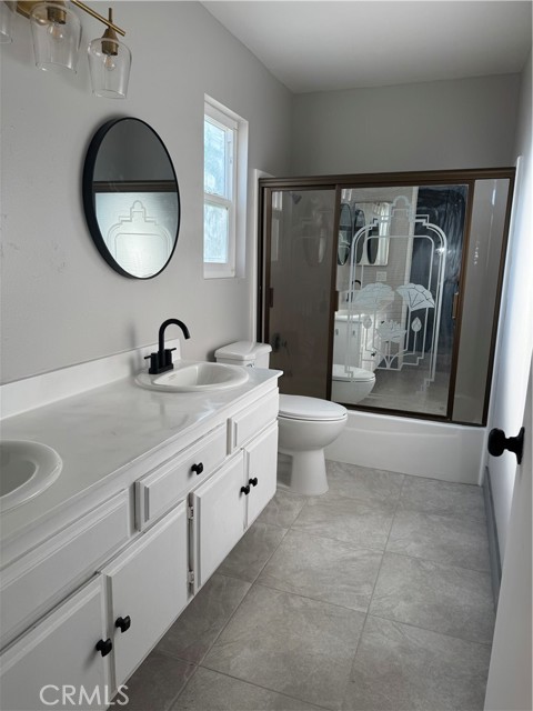 Detail Gallery Image 9 of 48 For 7445 Laurelgrove Ave #2,  North Hollywood,  CA 91605 - 3 Beds | 2 Baths