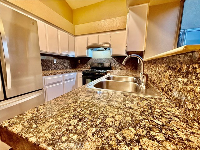 Detail Gallery Image 10 of 37 For 13772 Red Mahogany, Moreno Valley,  CA 92553 - 3 Beds | 2 Baths