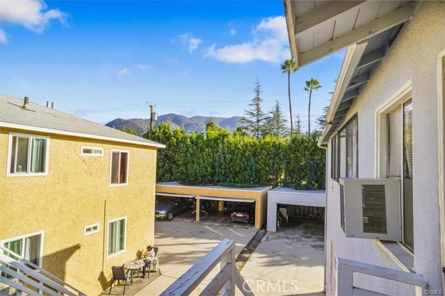 4130 West Toluca Lake Ave, Burbank CA: https://media.crmls.org/medias/8d77377e-8a08-4c08-b393-ed2601bbe456.jpg