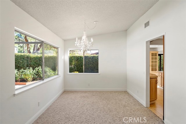 Detail Gallery Image 9 of 36 For 6553 Smoke Tree Ave, Oak Park,  CA 91377 - 3 Beds | 2 Baths