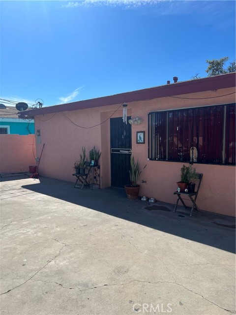 Detail Gallery Image 3 of 4 For 1228 S Ditman, Los Angeles,  CA 90023 - 7 Beds | 2 Baths