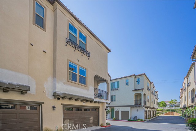 18292 Iris Lane, Yorba Linda CA: https://media.crmls.org/medias/8d78bd85-f79f-45ae-abde-5480aae237ae.jpg