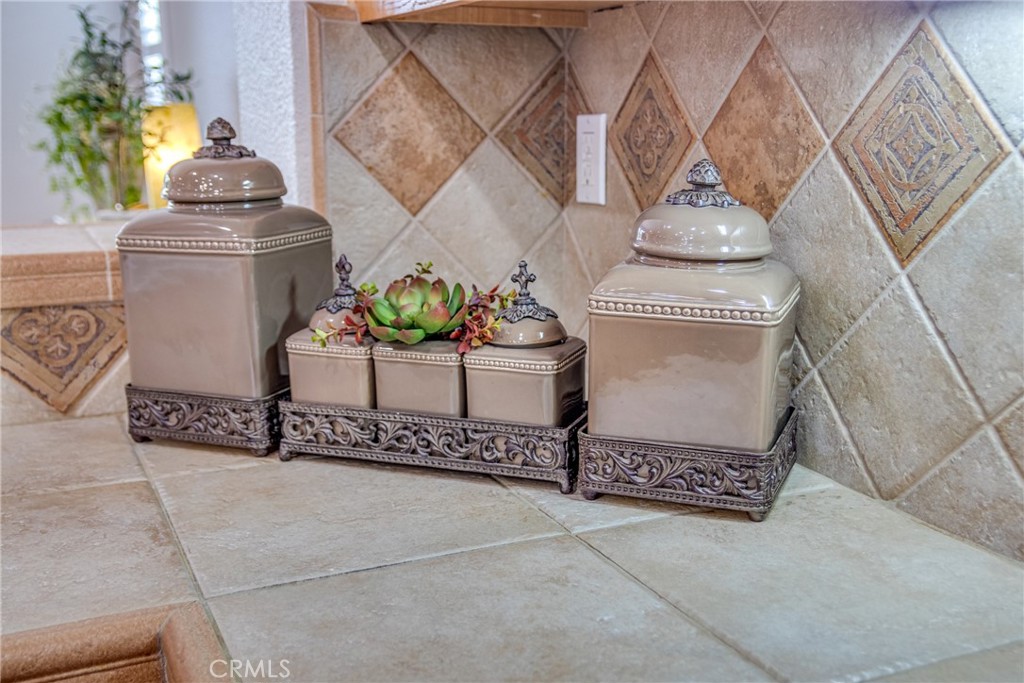 https://media.crmls.org/medias/8d78ef84-2a79-4c80-99b4-e960b71a7fb6.jpg?preset=X-Large