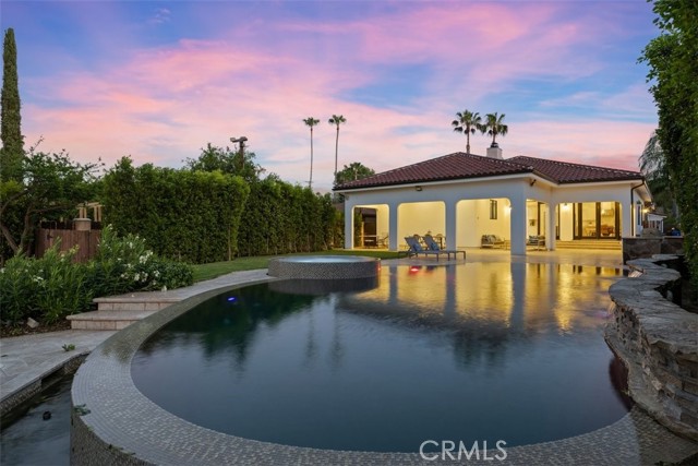 22953 Oxnard Street, Woodland Hills CA: https://media.crmls.org/medias/8d78f7d0-5874-49b7-8d2c-17a43857ee01.jpg