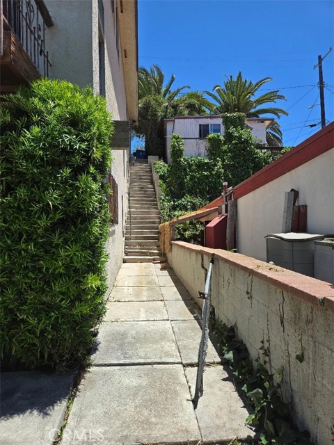 3621 S Emily Street, San Pedro CA: https://media.crmls.org/medias/8d793496-1d7d-4b37-9014-51dcf5e30d2c.jpg