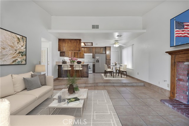 Detail Gallery Image 9 of 38 For 12851 Desert Creek, Victorville,  CA 92395 - 3 Beds | 2 Baths