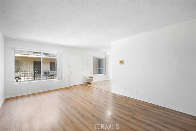1422 N Curson Avenue, Los Angeles CA: https://media.crmls.org/medias/8d7a3cdc-5e82-4d97-888b-345e412bcb90.jpg