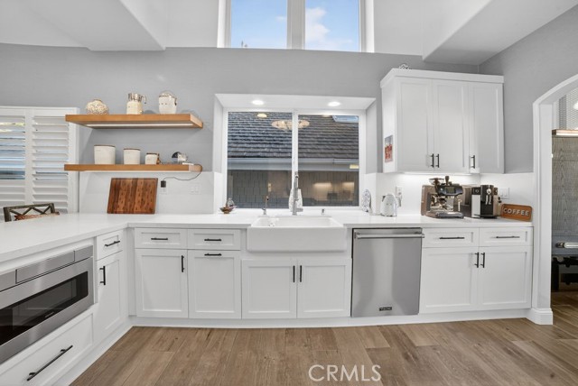 Detail Gallery Image 8 of 56 For 5 Northampton Ct #103,  Newport Beach,  CA 92660 - 3 Beds | 3/1 Baths