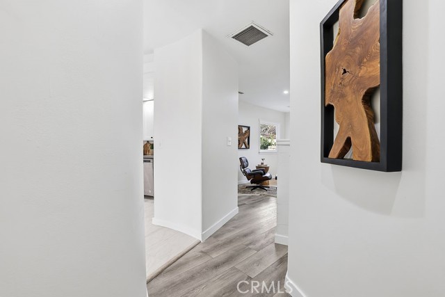 Detail Gallery Image 2 of 58 For 10714 Valley Spring Ln, North Hollywood,  CA 91602 - – Beds | – Baths