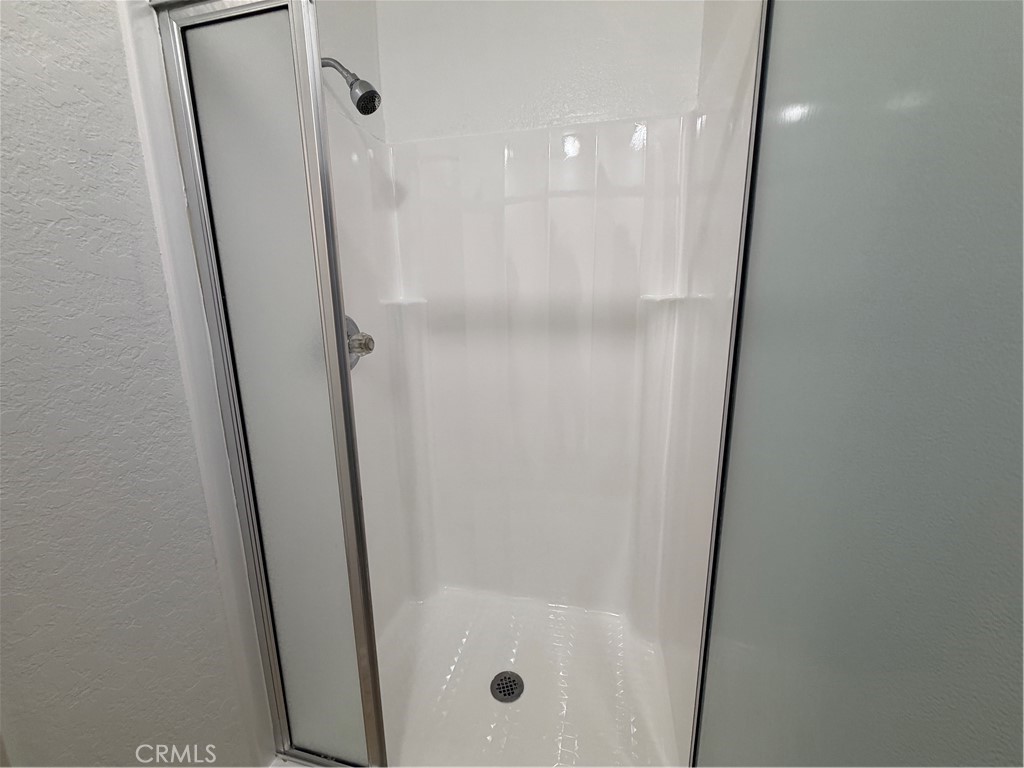 https://media.crmls.org/medias/8d7b03dc-e7fa-442a-87e2-9291f4616d49.jpg?preset=X-Large