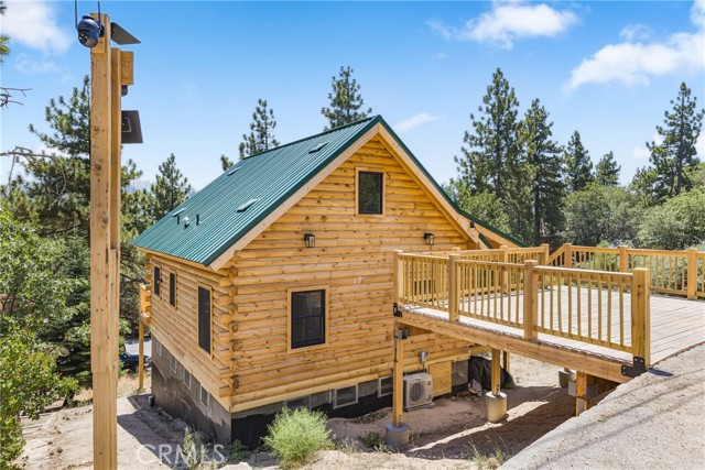 33149 Holcomb Creek Drive, Green Valley Lake CA: https://media.crmls.org/medias/8d7ccfb1-a46e-44a2-9a59-802e60831b90.jpg