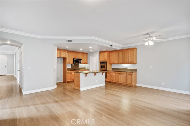 Detail Gallery Image 7 of 36 For 4134 Pacific Coast #137,  Torrance,  CA 90505 - 5 Beds | 4 Baths