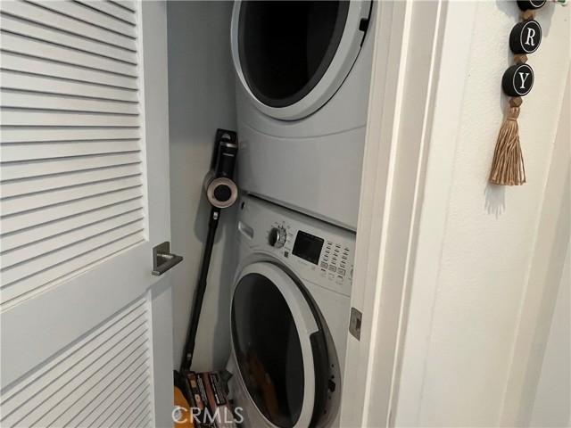 1038 Savi Drive, Corona CA: https://media.crmls.org/medias/8d7d5880-7bcd-4681-8b14-d2790ccb1b6f.jpg