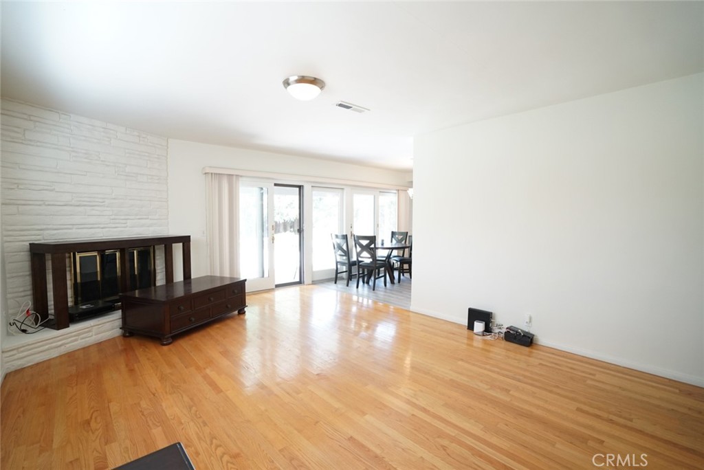 MLS #WS25216406 image #5