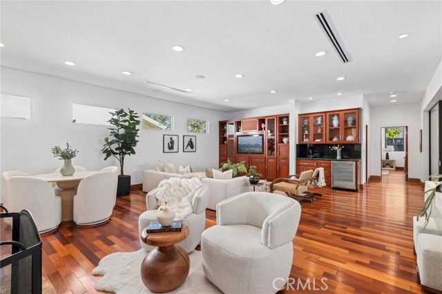 Detail Gallery Image 8 of 35 For 450 Cabrillo, Costa Mesa,  CA 92627 - 4 Beds | 3/1 Baths