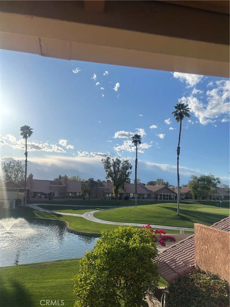 https://media.crmls.org/medias/8d7f66e2-2bc2-42bc-88f3-897c59177dc7.jpg?preset=X-Large