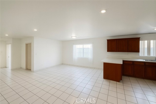 Detail Gallery Image 4 of 15 For 1049 Sanford Ave, Wilmington,  CA 90744 - 3 Beds | 2 Baths