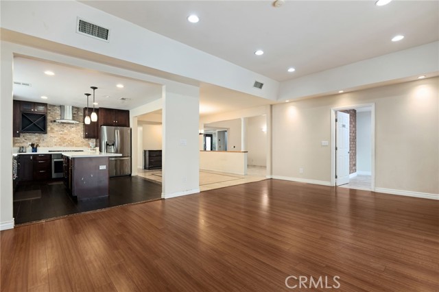 Detail Gallery Image 8 of 30 For 12601 Daryl, Granada Hills,  CA 91344 - 5 Beds | 3 Baths