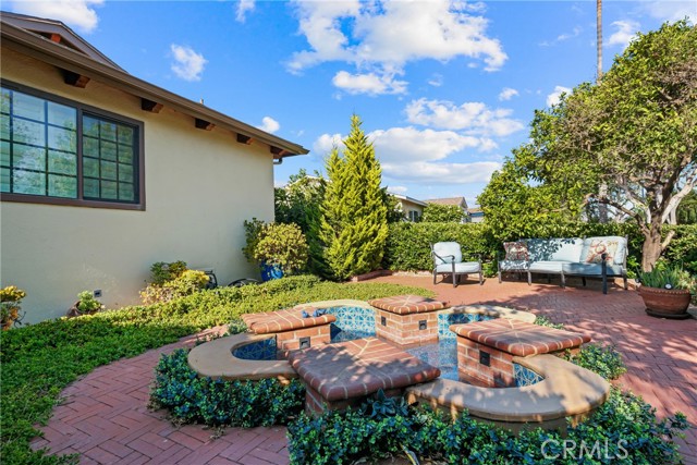 513 E Hillsdale Street, Inglewood CA: https://media.crmls.org/medias/8d81b481-1779-4200-ab2b-2ce4f9dcf019.jpg