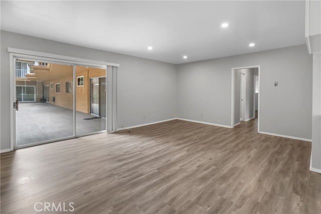2033 E. 3rd St., Long Beach CA: https://media.crmls.org/medias/8d8243ca-6a27-4673-8faa-f0bffbba7884.jpg