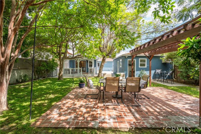 427 Stanford Road, Burbank CA: https://media.crmls.org/medias/8d82a956-7c97-4933-a547-e36808135dc2.jpg
