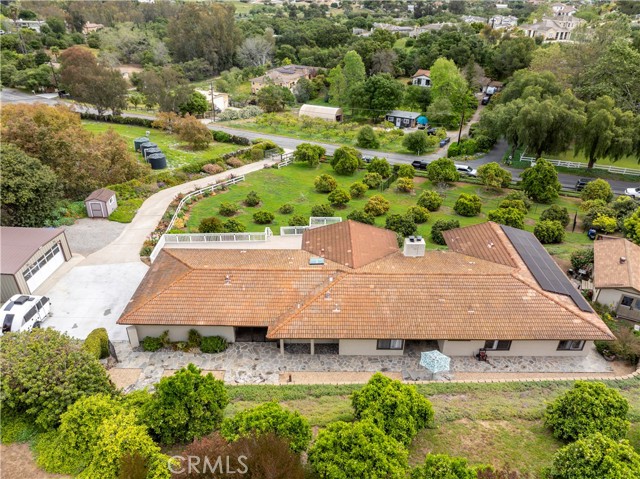 735 Del Valle Drive, Fallbrook CA: https://media.crmls.org/medias/8d82f617-ee6b-49bd-a721-538ba6f821d2.jpg