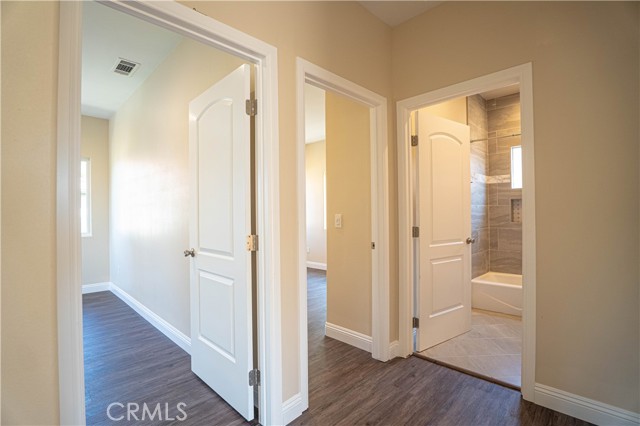 9246 Cedros Avenue, Panorama City CA: https://media.crmls.org/medias/8d8340e3-2d19-4a06-a0ef-b1c6db838550.jpg