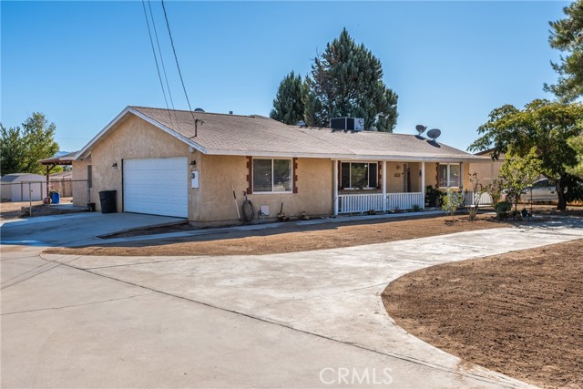 Detail Gallery Image 3 of 39 For 9909 Redwood Ave, Hesperia,  CA 92345 - 3 Beds | 2 Baths