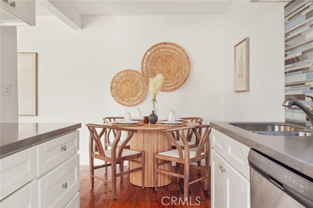 Detail Gallery Image 7 of 26 For 1918 11th St #D,  Santa Monica,  CA 90404 - 2 Beds | 2 Baths
