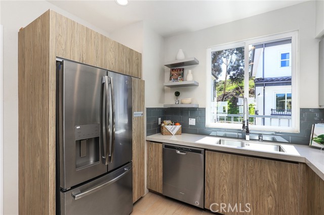 8 Bethpage Lane, Phillips Ranch CA: https://media.crmls.org/medias/8d84ca0b-6723-4149-a5d6-240e8d1e941f.jpg
