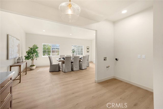 Detail Gallery Image 12 of 65 For 631 N Kenwood St, Burbank,  CA 91505 - 5 Beds | 3 Baths