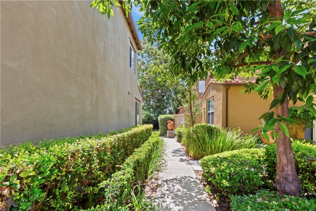 57 Alevera Street, Irvine CA: https://media.crmls.org/medias/8d858f06-d85d-4a2d-92cc-b2dd873fe512.jpg