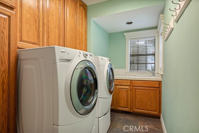 Detail Gallery Image 30 of 74 For 490 Bay View Ct, Lake Arrowhead,  CA 92352 - 5 Beds | 6/1 Baths