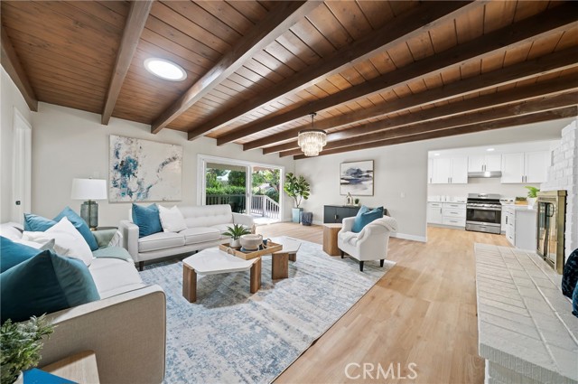 552 E Mountain View Avenue, Glendora CA: https://media.crmls.org/medias/8d862e3c-93ac-40ae-a60b-81613b0ae1c9.jpg