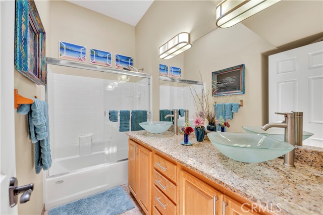 40468 Rock Mountain Drive, Fallbrook CA: https://media.crmls.org/medias/8d878318-0edc-4850-af73-5b5edd84ad6a.jpg